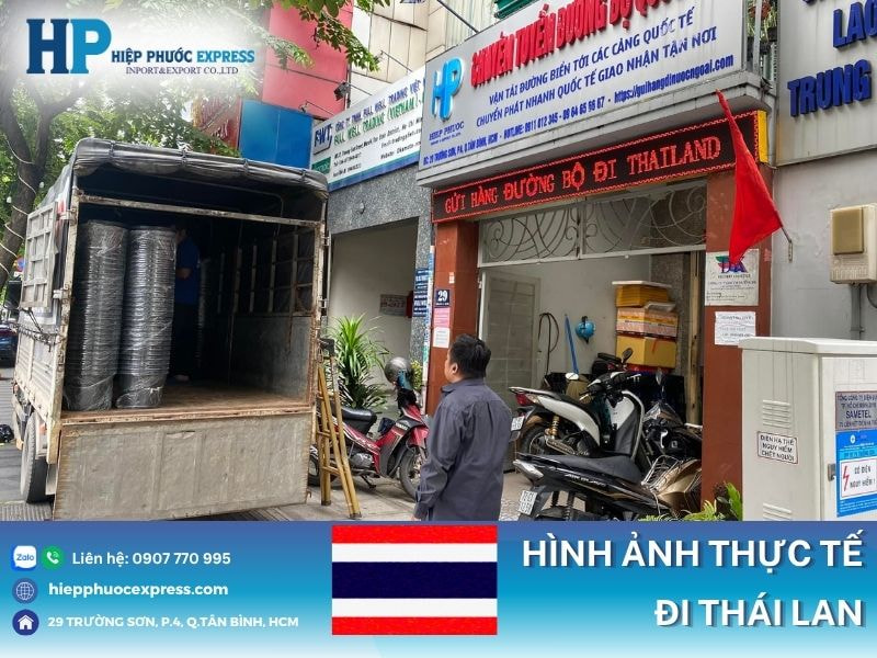 Hình ảnh chở hàng inox sang Thái Lan