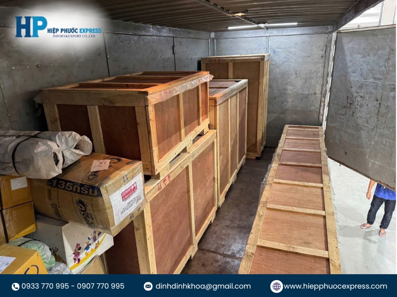 cac hinh anh thuc te cua hiep phuoc khi van chuyen hang sang campuchia