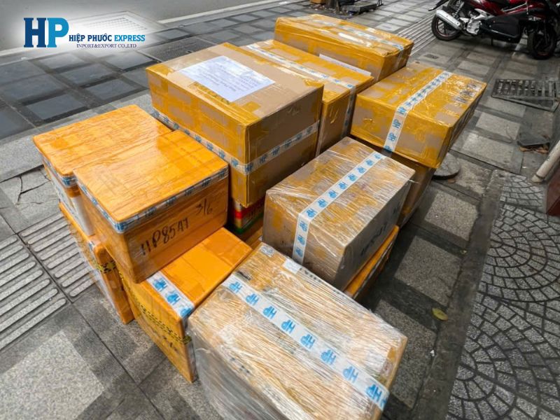 Đóng gói hàng hoá đi Thái